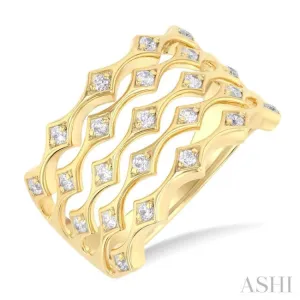 1/3 ctw 5-Row Kite-Shaped Link Round Cut Diamond Wide Fashion Band in 14K Yellow Gold
