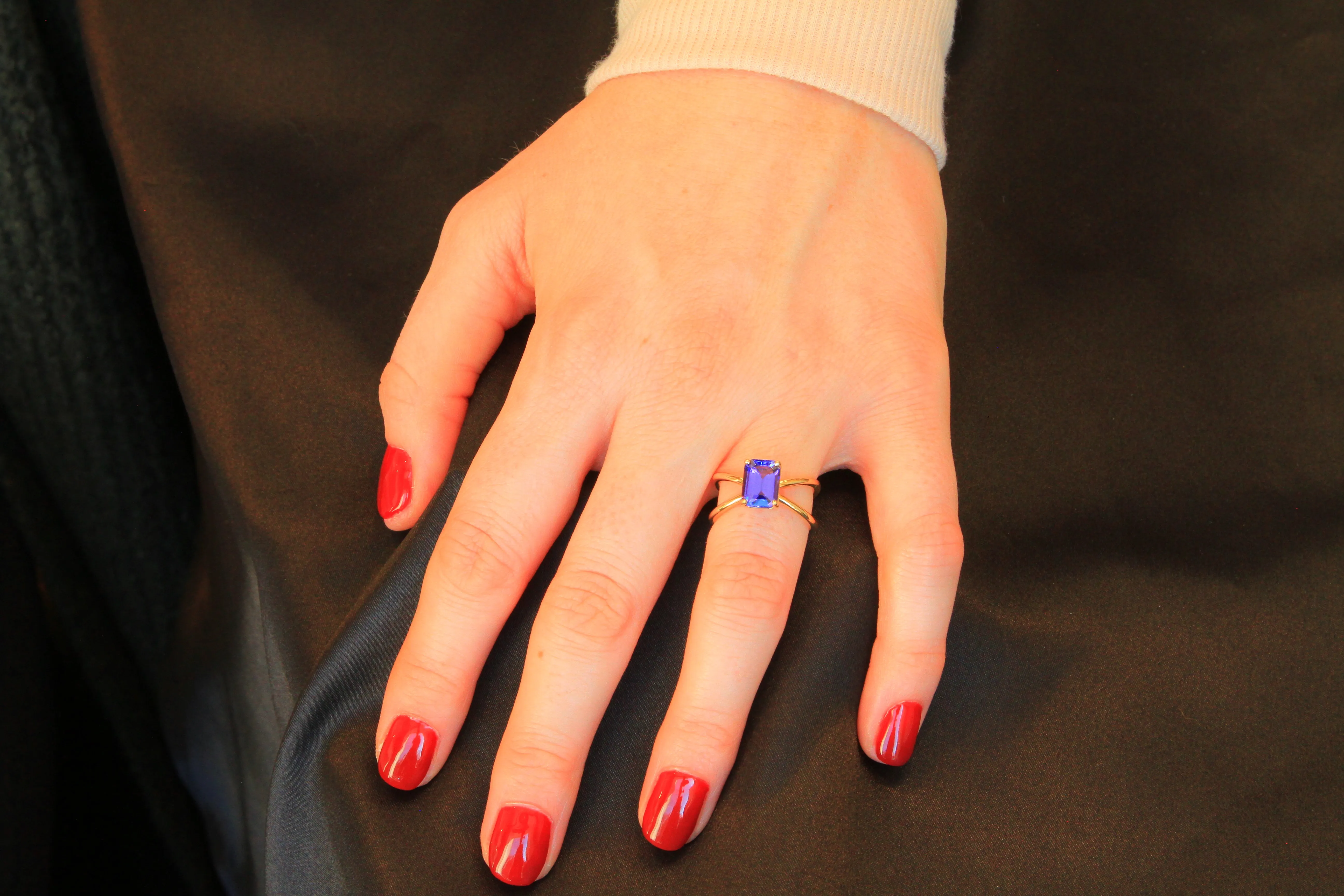 14K Yellow Gold Criss Cross Tanzanite Ring 2.66 Carats