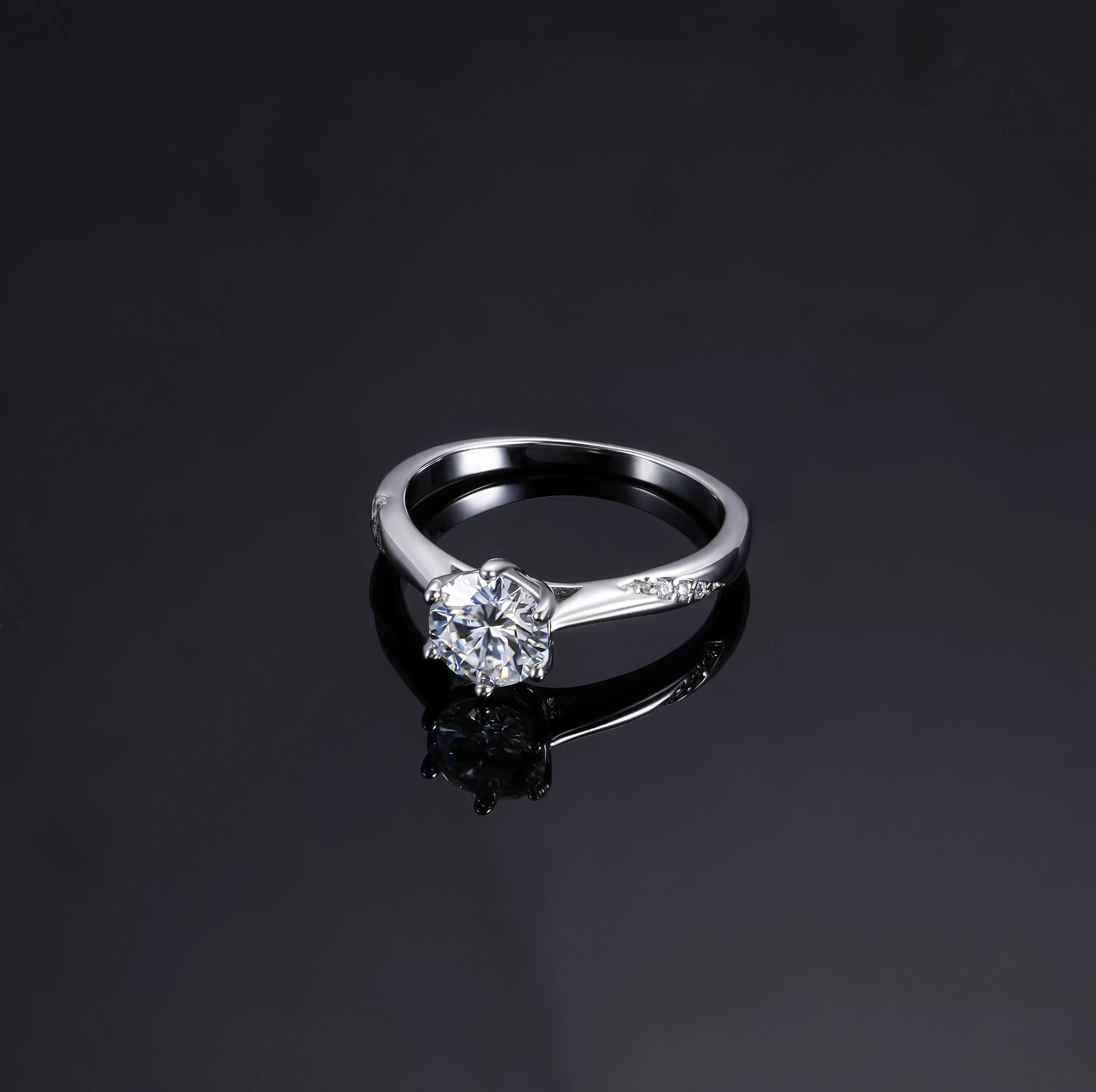 1CT Round Cut Moissanite Wedding Rings
