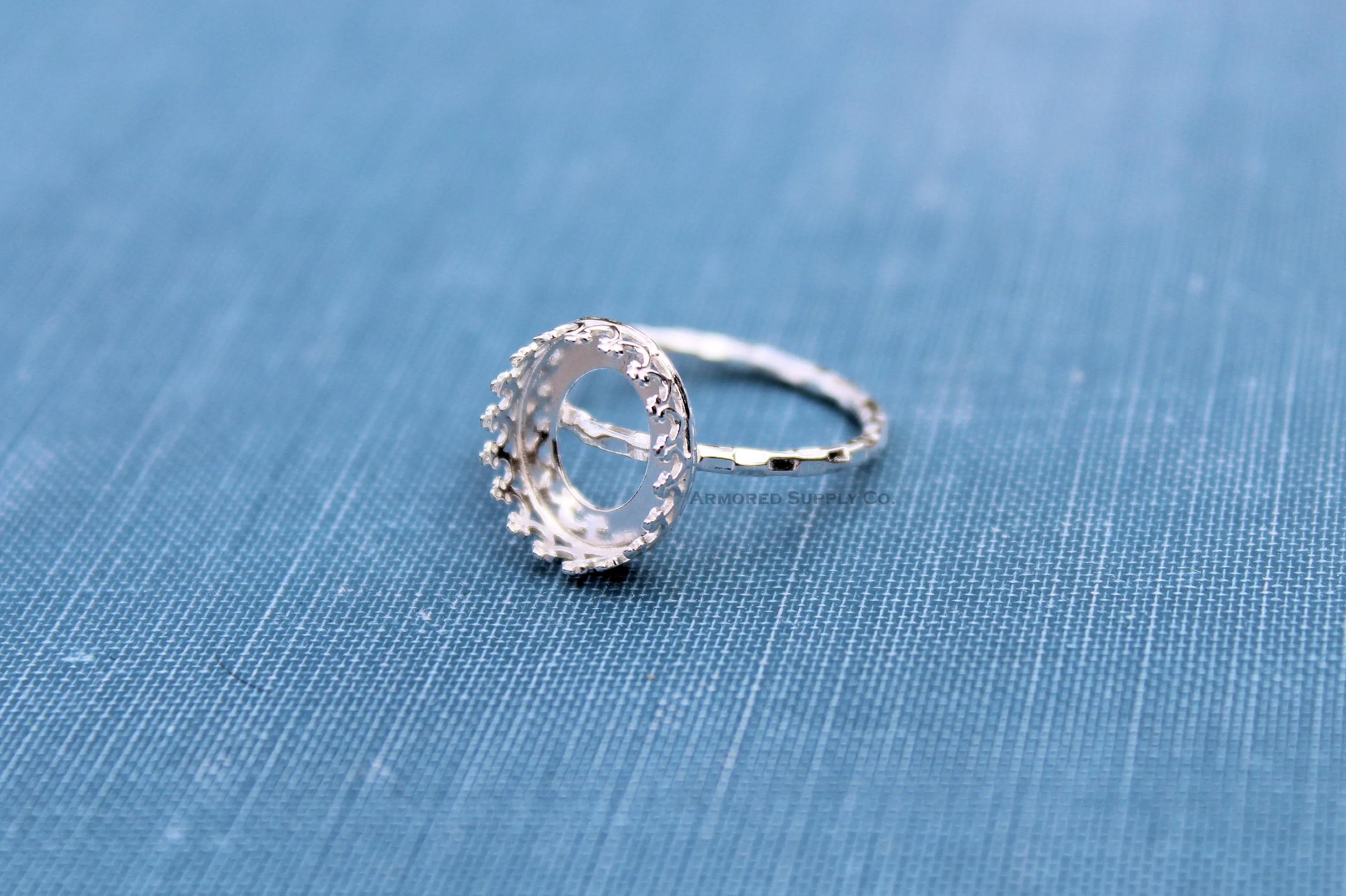 8x6mm Oval Crown Bezel Checkered Ring blank