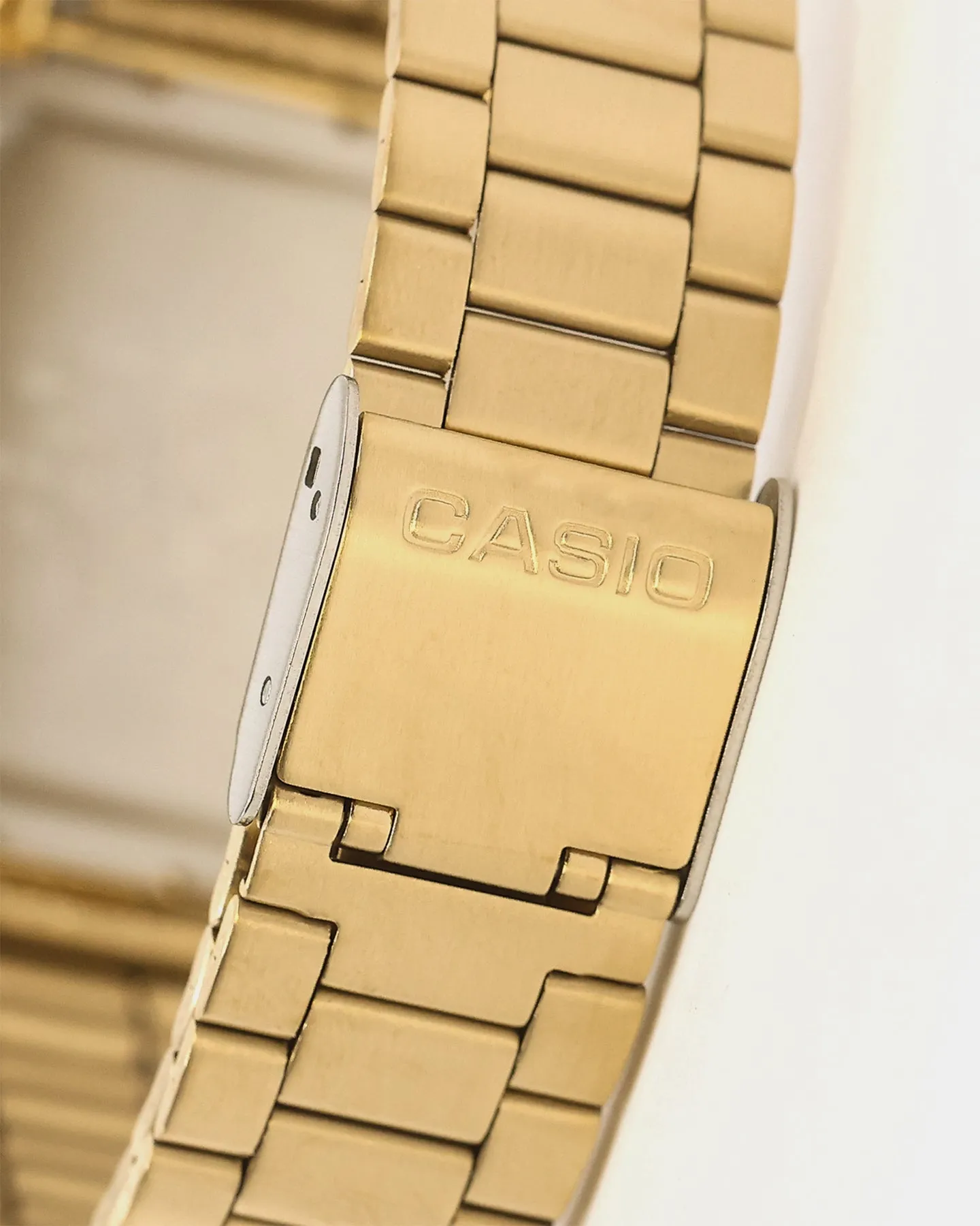 Casio AQ230GA-9DS Watch Gold