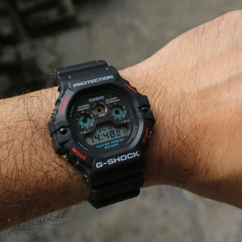 Casio - DW-5900-1DR
