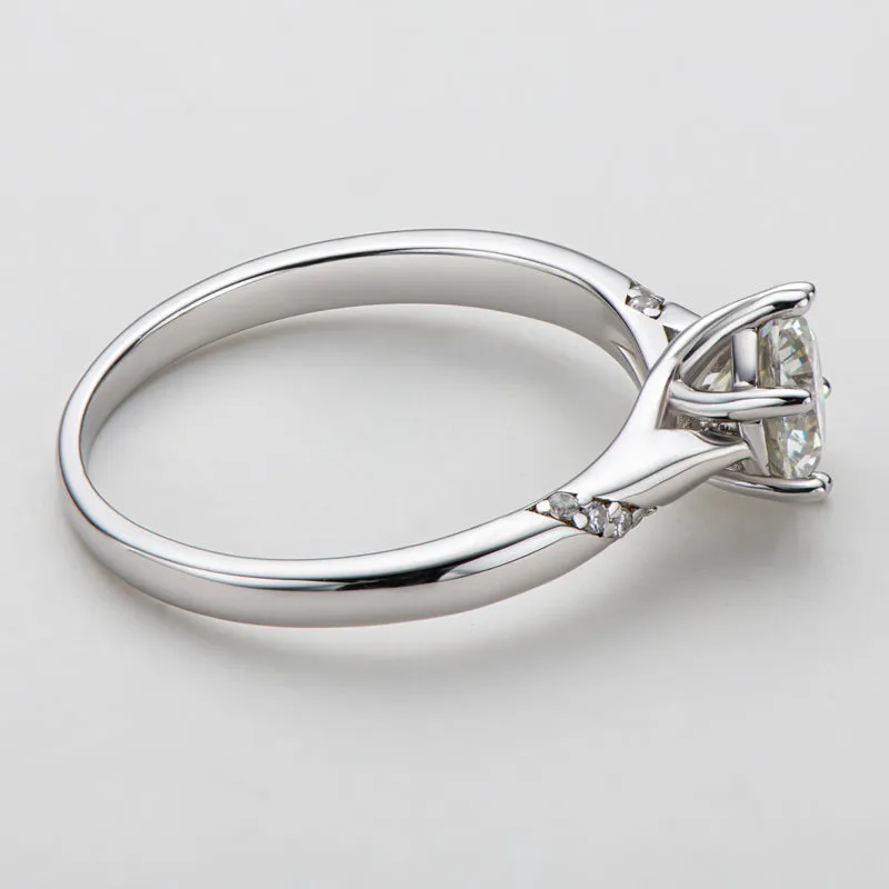 Classic Round Cut Moissanite Diamond Fashion Solitaire Ring