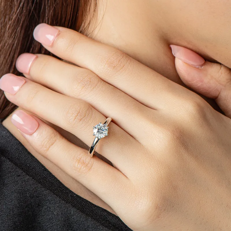 Classic Round Cut Moissanite Diamond Fashion Solitaire Ring