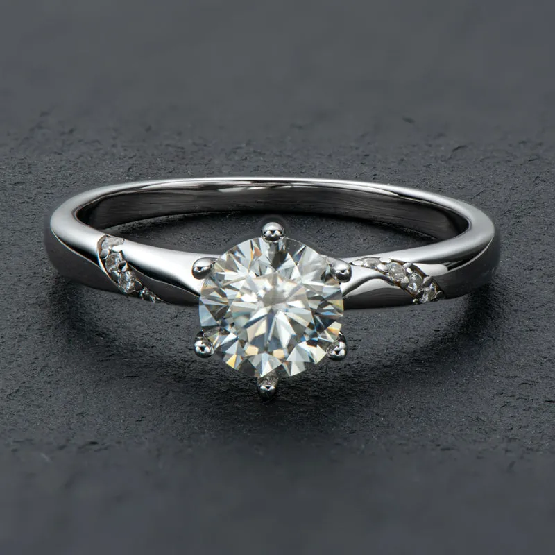 Classic Round Cut Moissanite Diamond Fashion Solitaire Ring