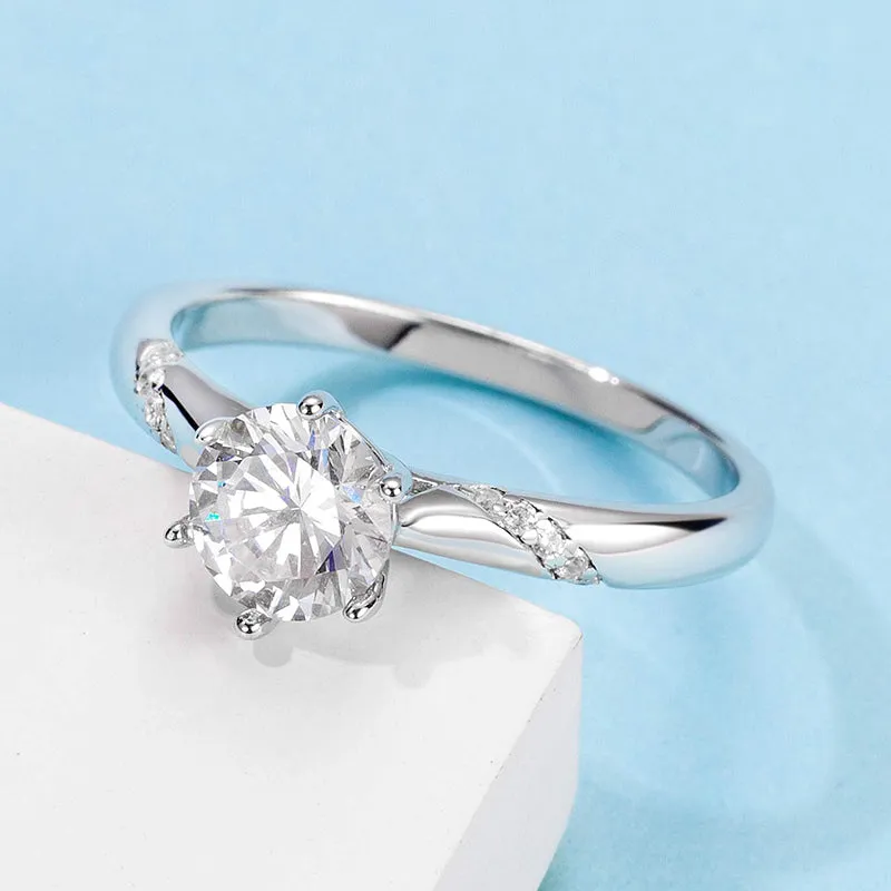 Classic Round Cut Moissanite Diamond Fashion Solitaire Ring