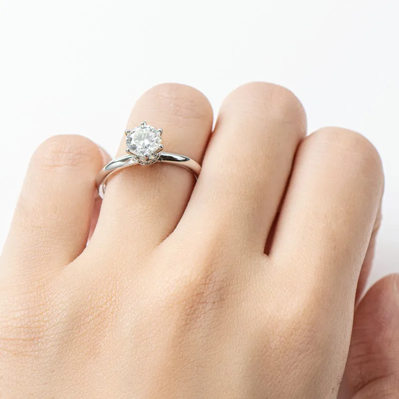 Classic Round Cut Moissanite Diamond Fashion Solitaire Ring