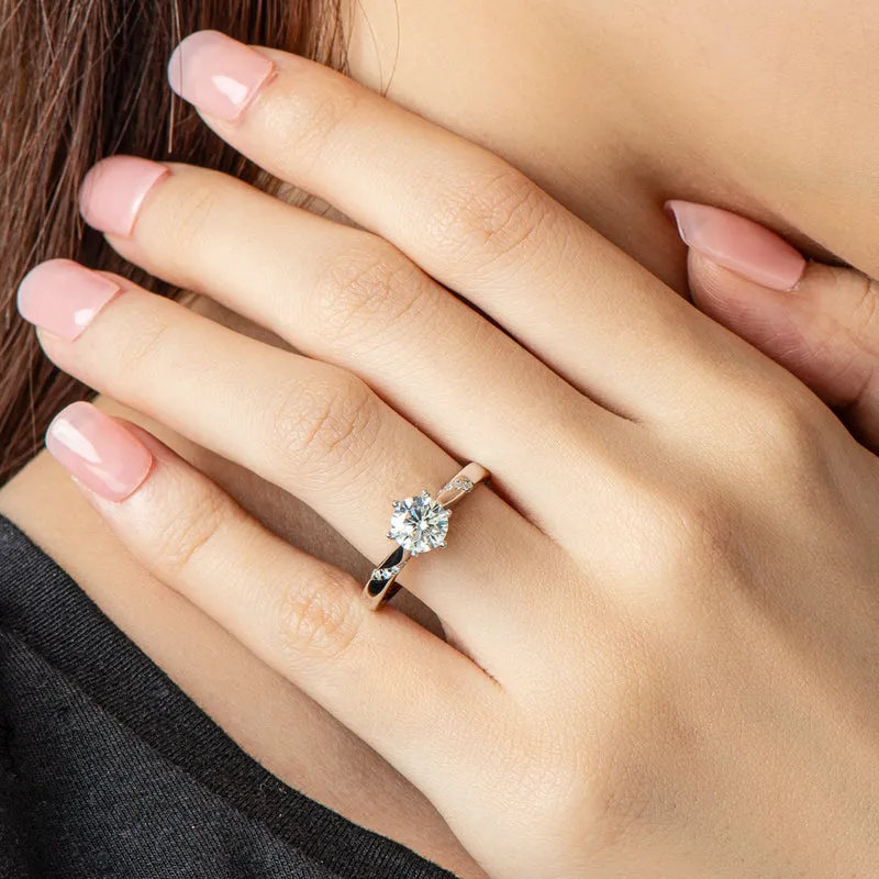 Classic Round Cut Moissanite Diamond Fashion Solitaire Ring
