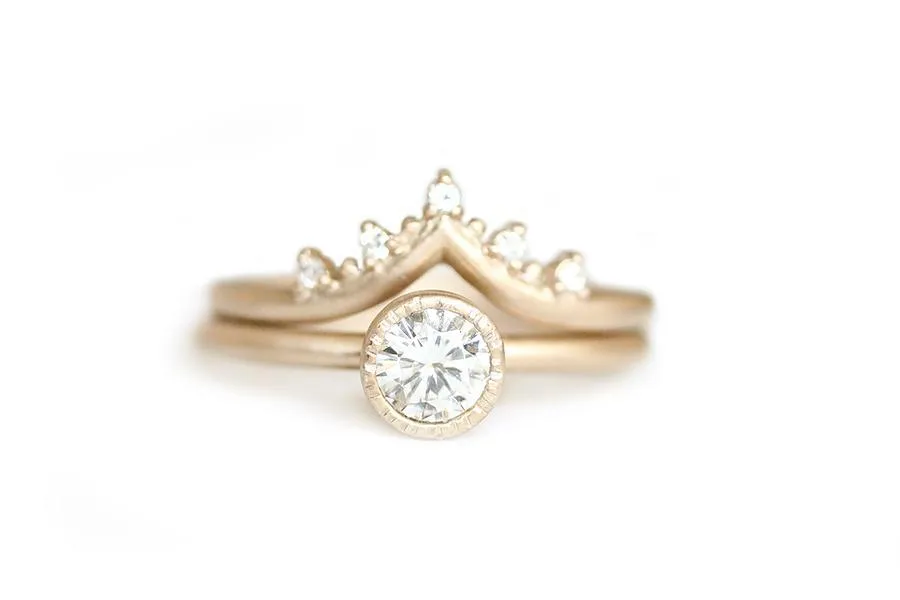 Crown Creste Moissanite Ring