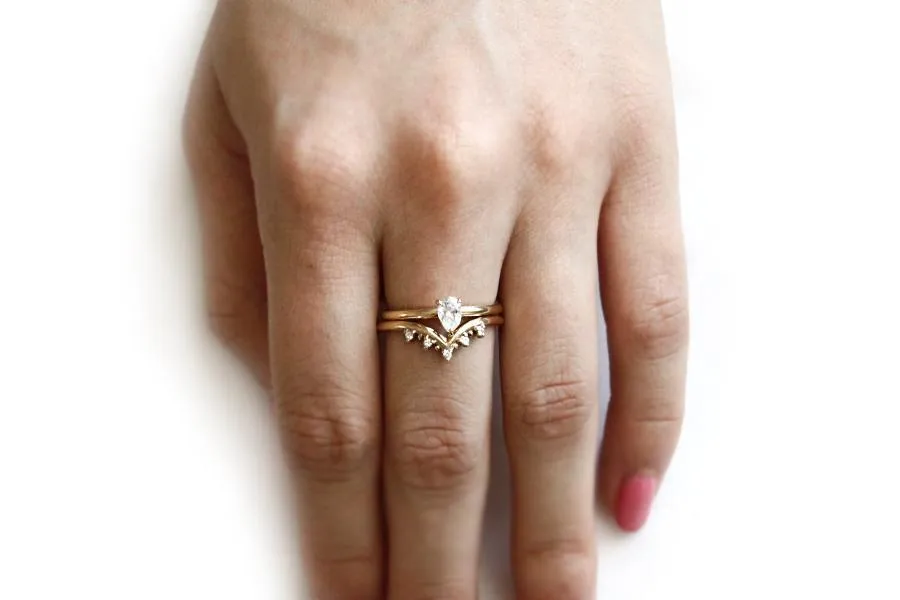 Crown Creste Moissanite Ring