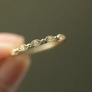 Dainty Crown Ring
