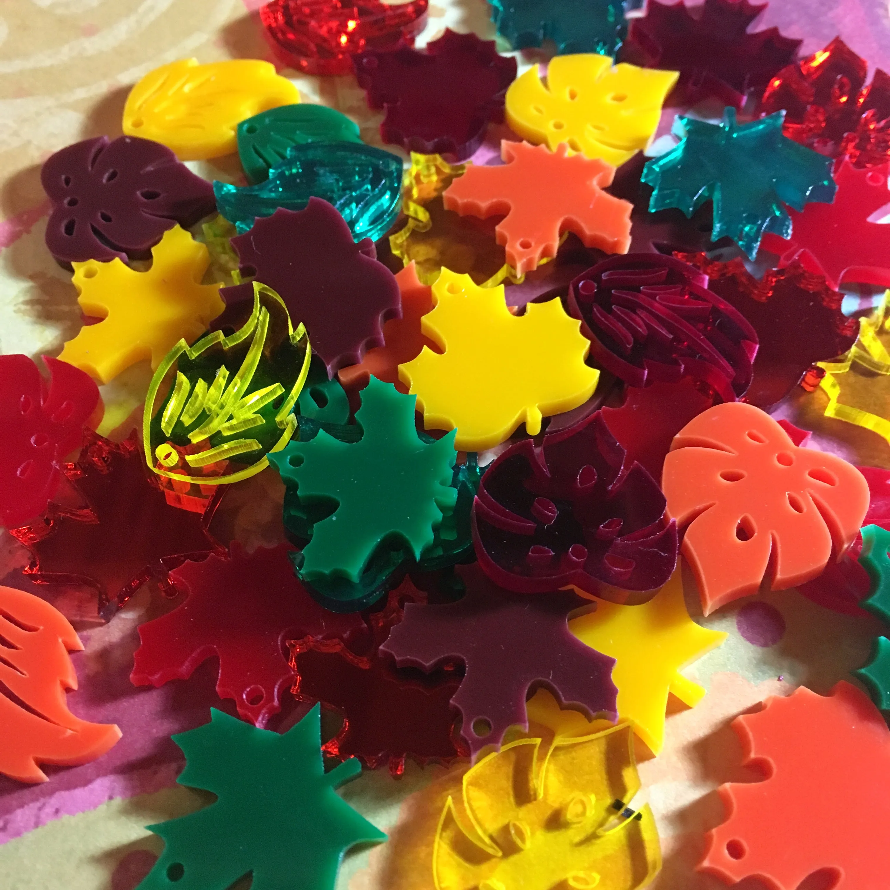 Fall Leaves Charms / 10 Pieces, 25mm