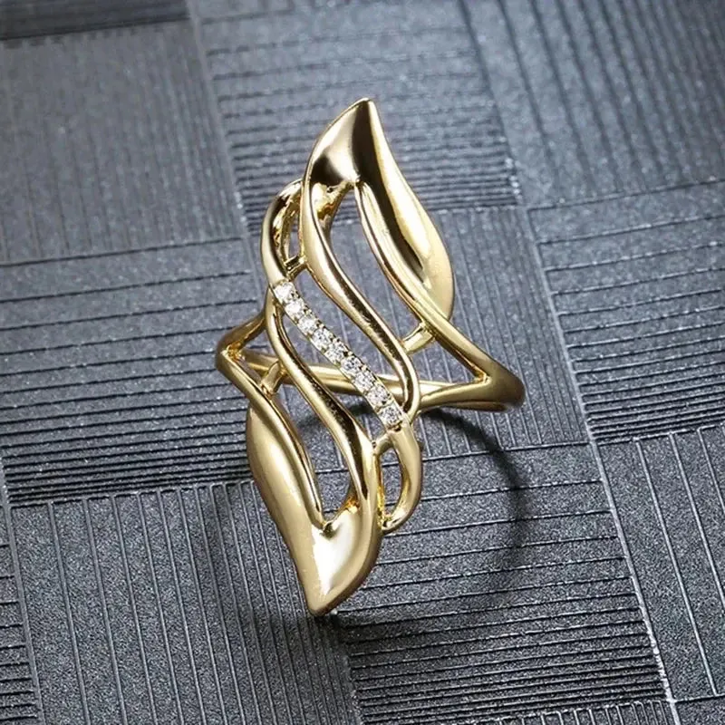 Geometric Shaped Finger Ring for Women Luxury Wedding Band Accessory Hollow Out Modern Fashion Design New Jewelry
