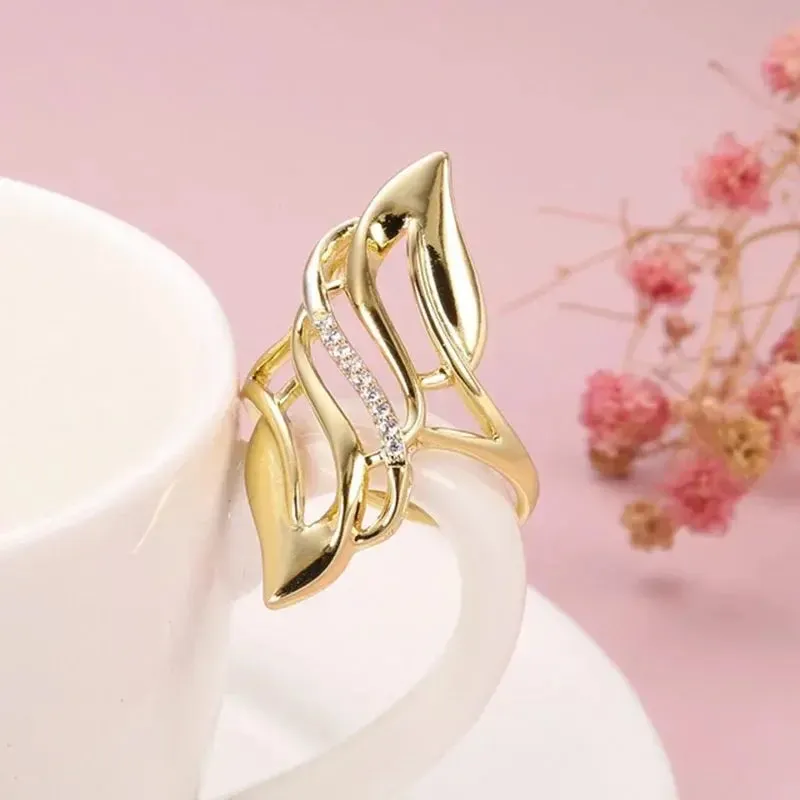 Geometric Shaped Finger Ring for Women Luxury Wedding Band Accessory Hollow Out Modern Fashion Design New Jewelry