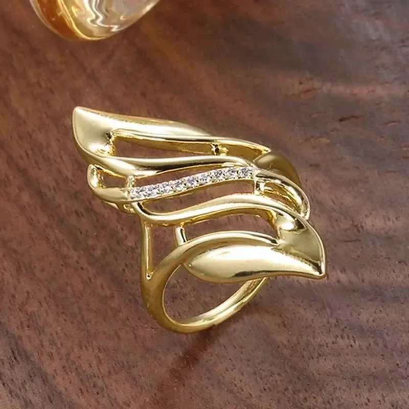 Geometric Shaped Finger Ring for Women Luxury Wedding Band Accessory Hollow Out Modern Fashion Design New Jewelry