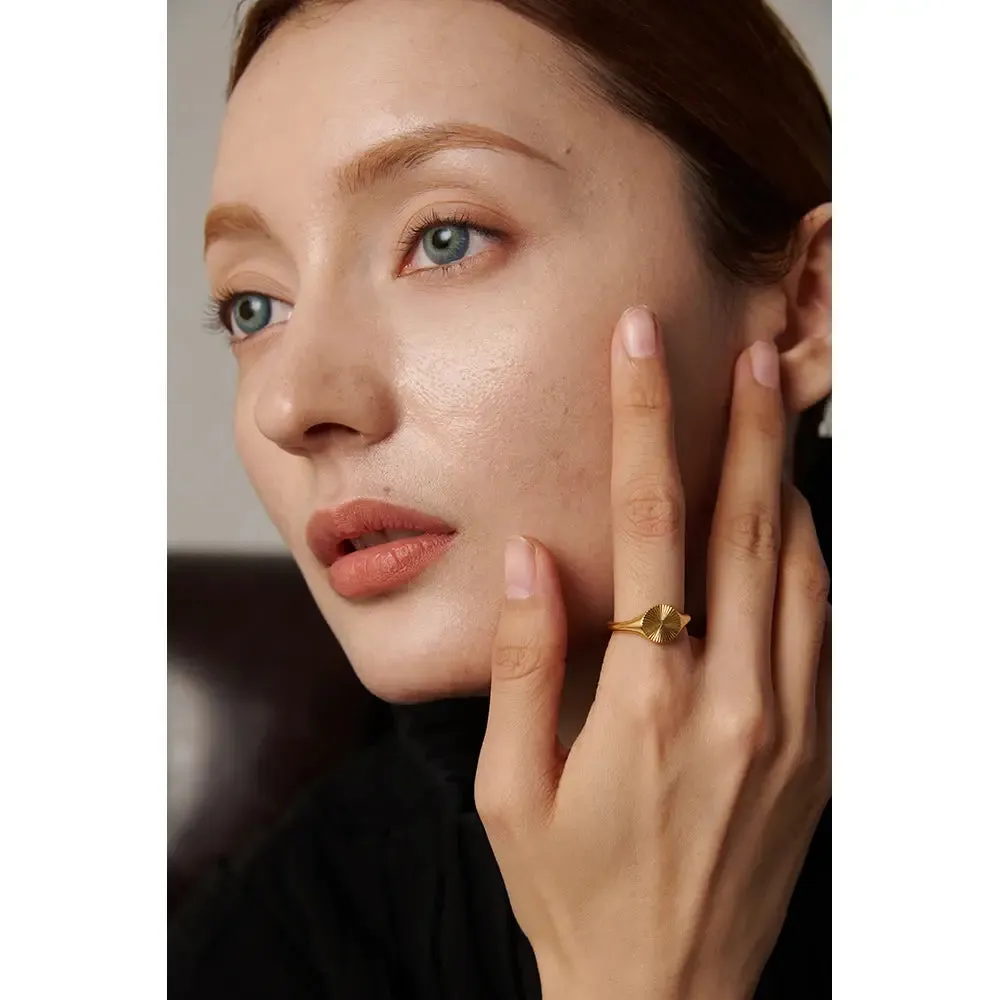 Golden Geometric Ring