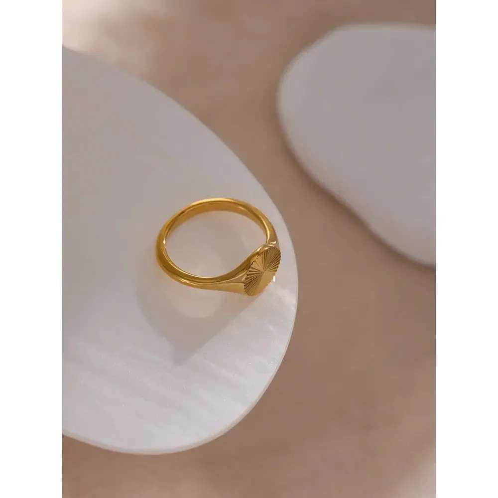 Golden Geometric Ring