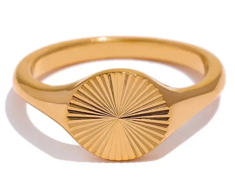 Golden Geometric Ring