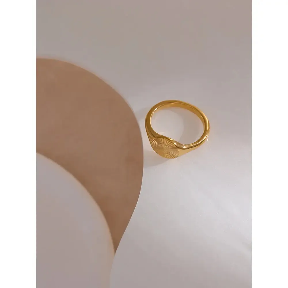 Golden Geometric Ring