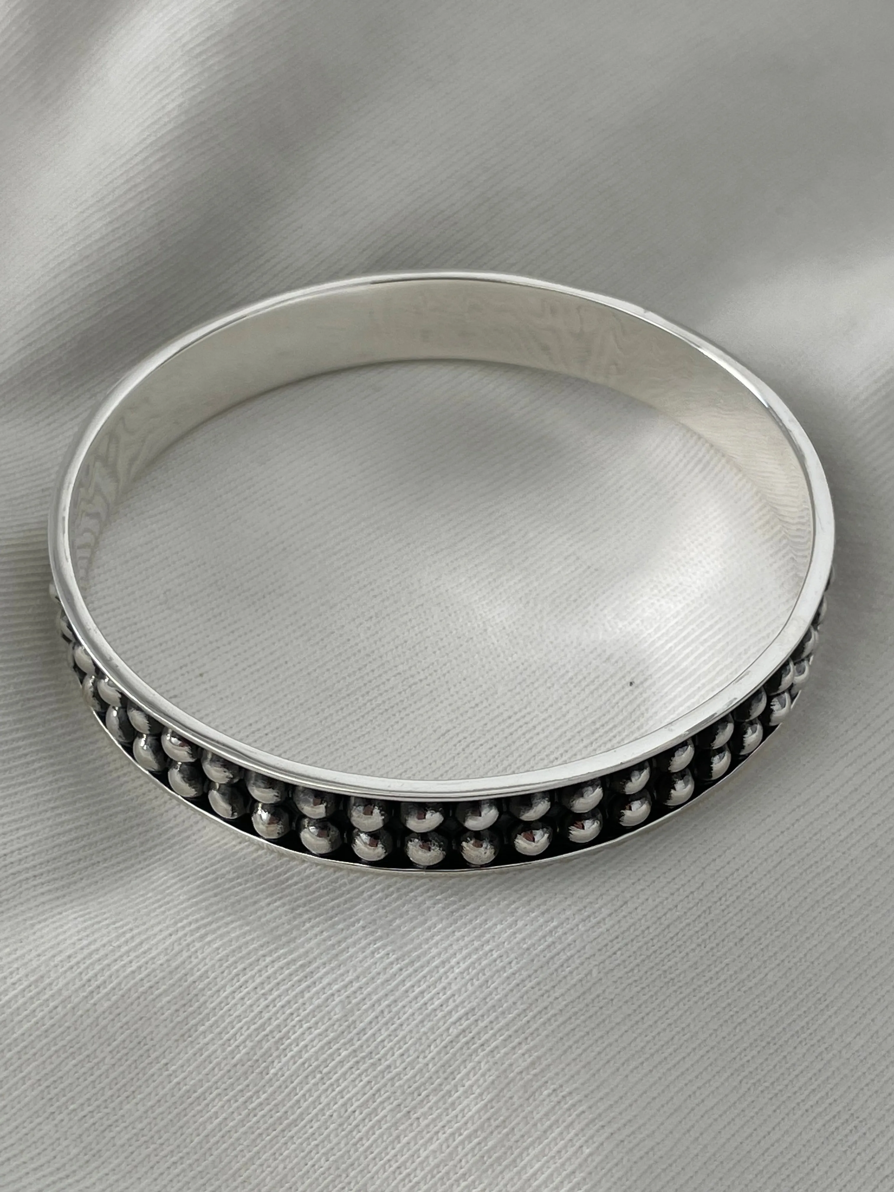 Hola Bella Bangle