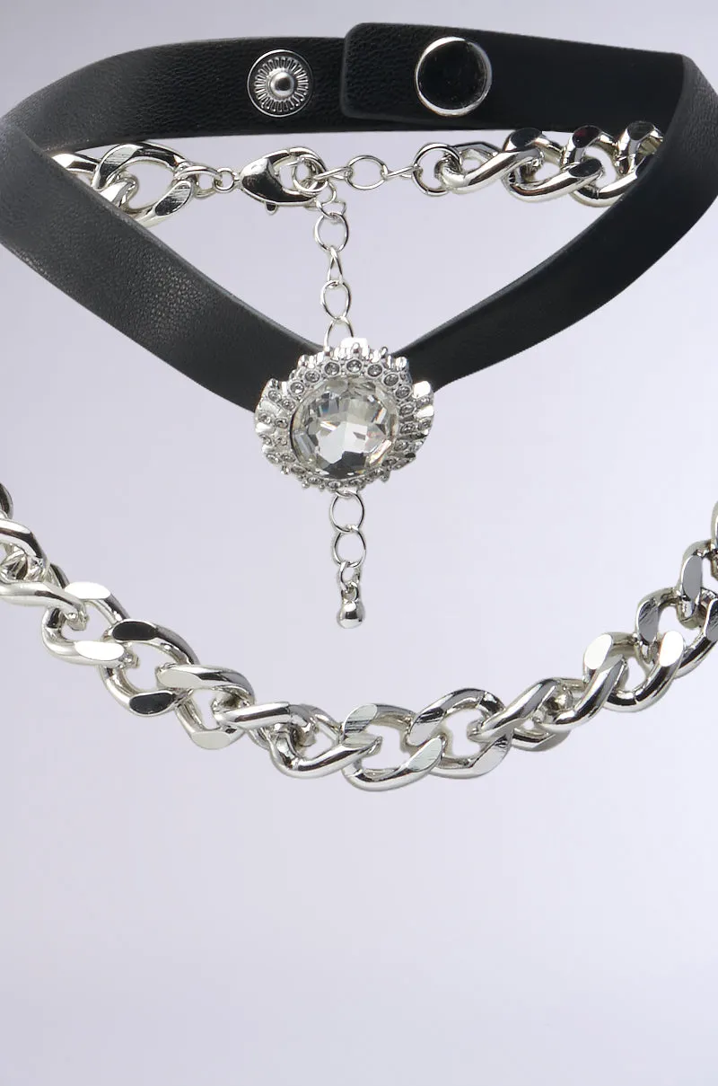 IN THE SHOW CHOKER NECKLACE SET