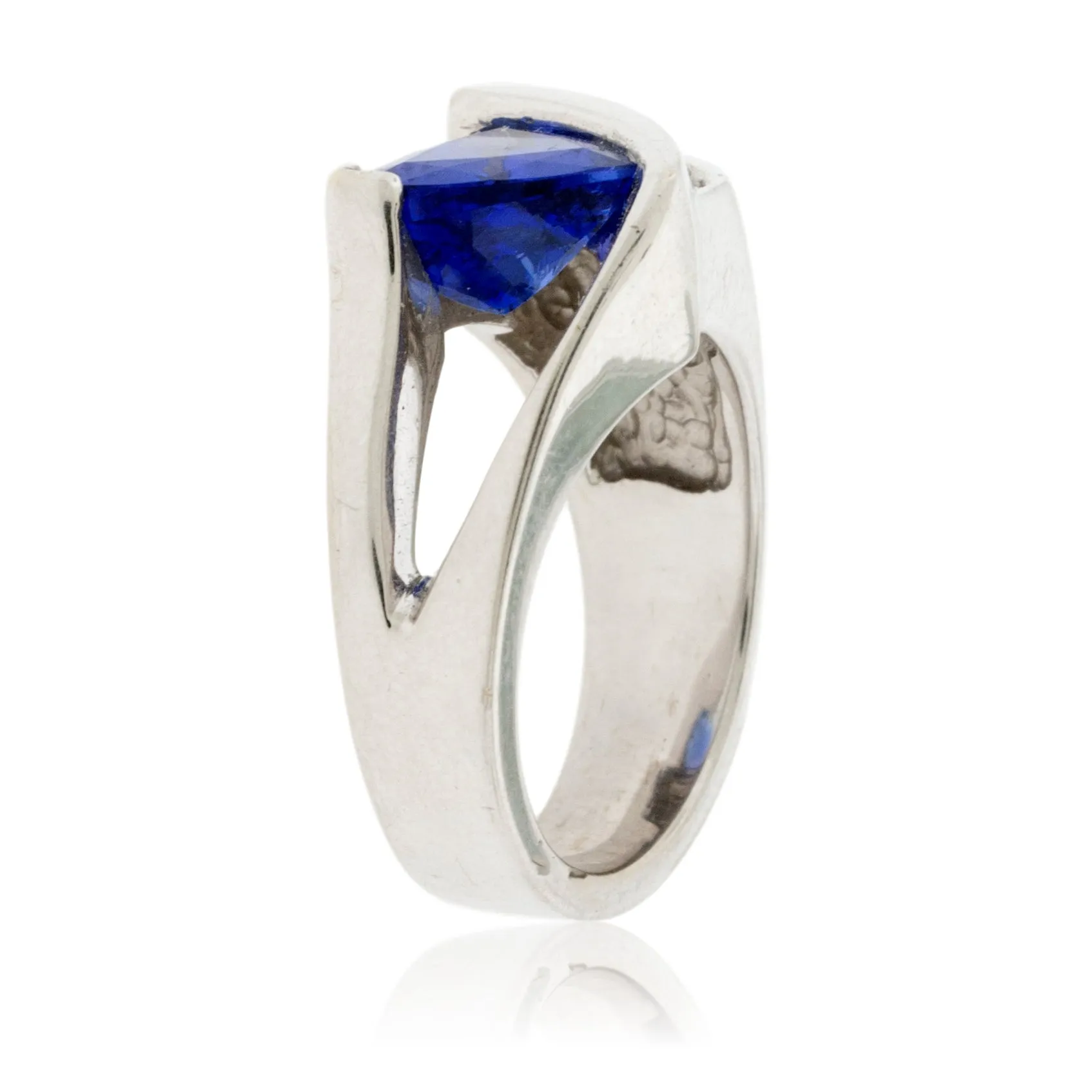 Large Trillion and Five Diamond Ring