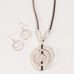 Larissa Textured Pendant Necklace & Earring Set