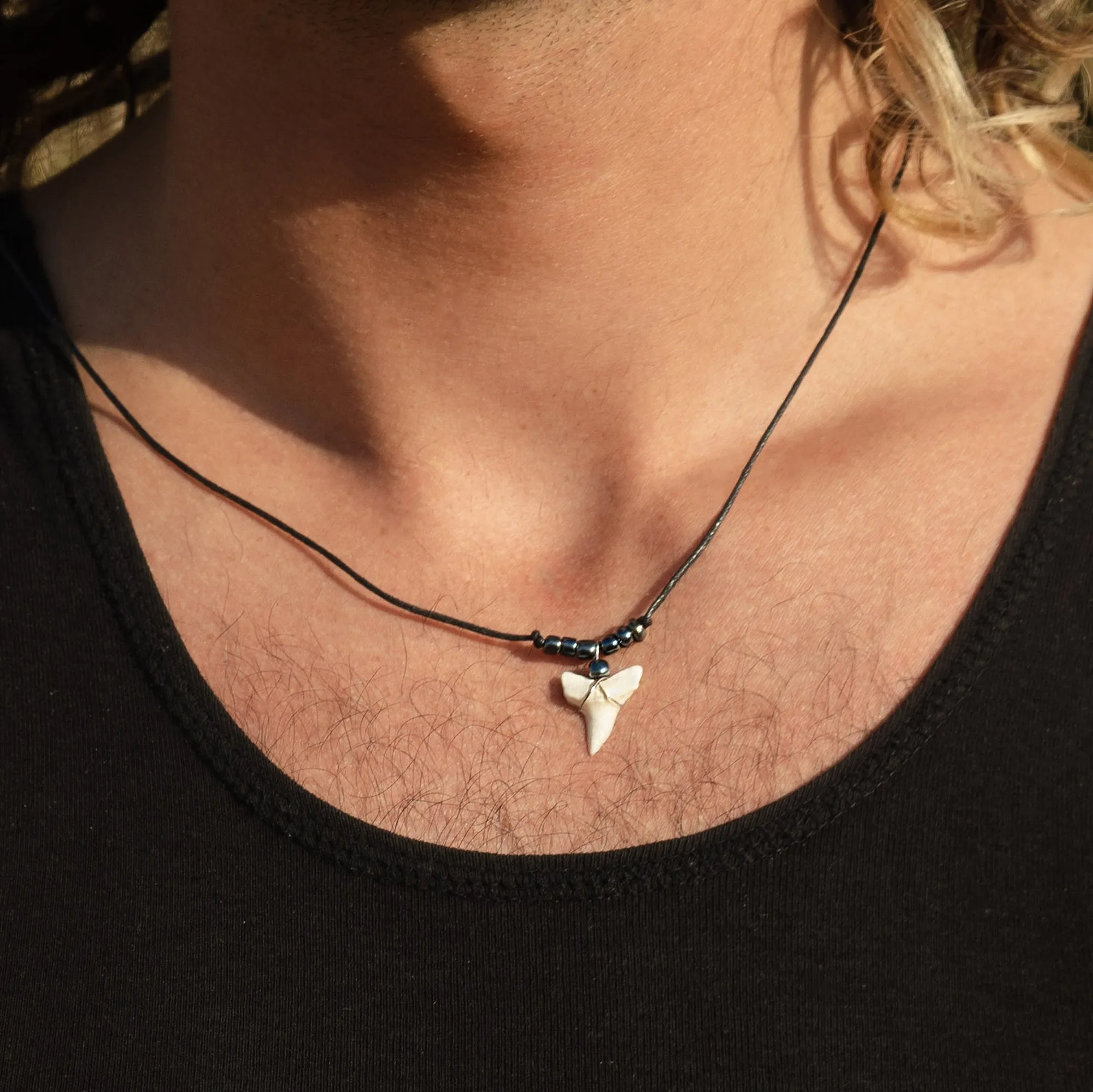 Mako shark necklace c87