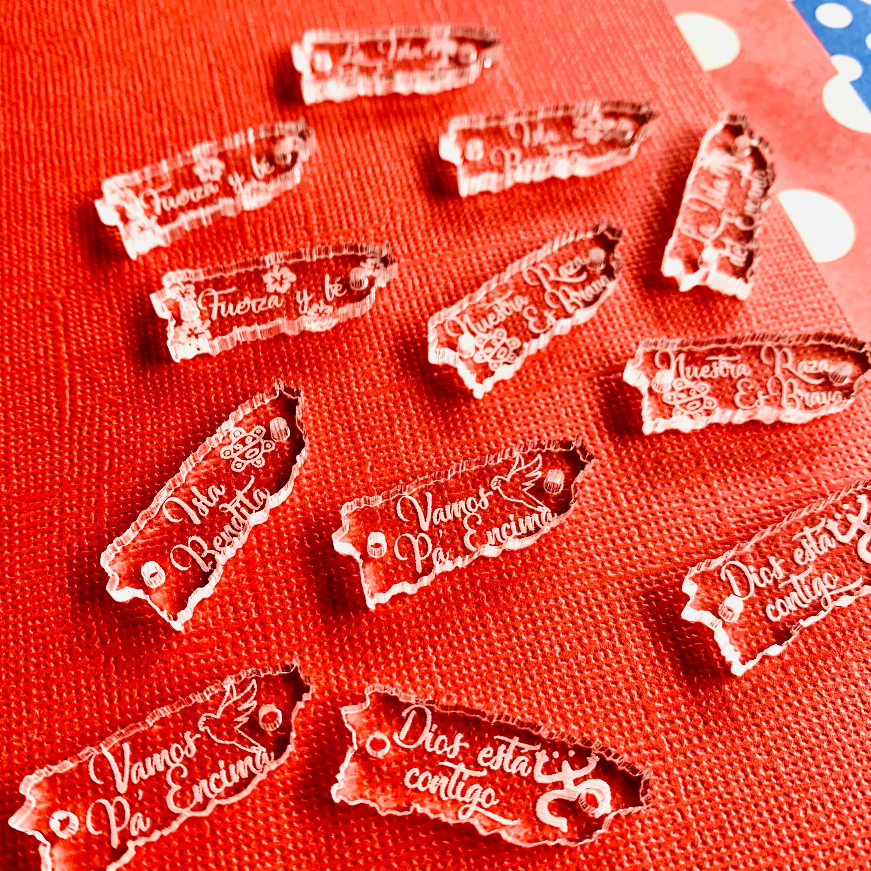 Mapas de Puerto Rico con escritos / 12 Conectores, 30mm