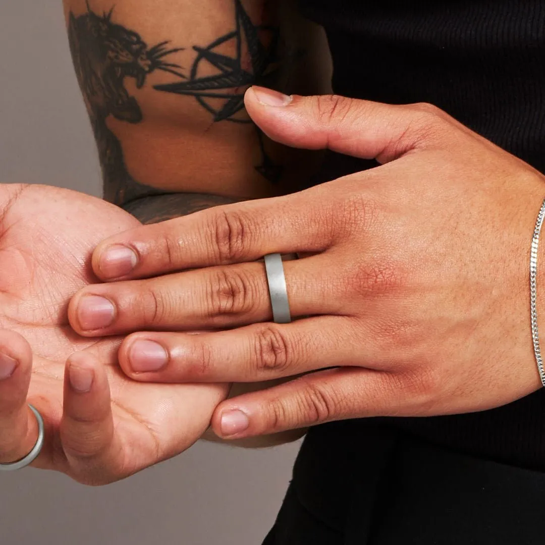 Medium Flat Ring