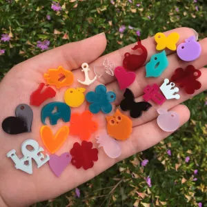 Mixed Colors and Shapes / 25 Pieces, 15-25mm