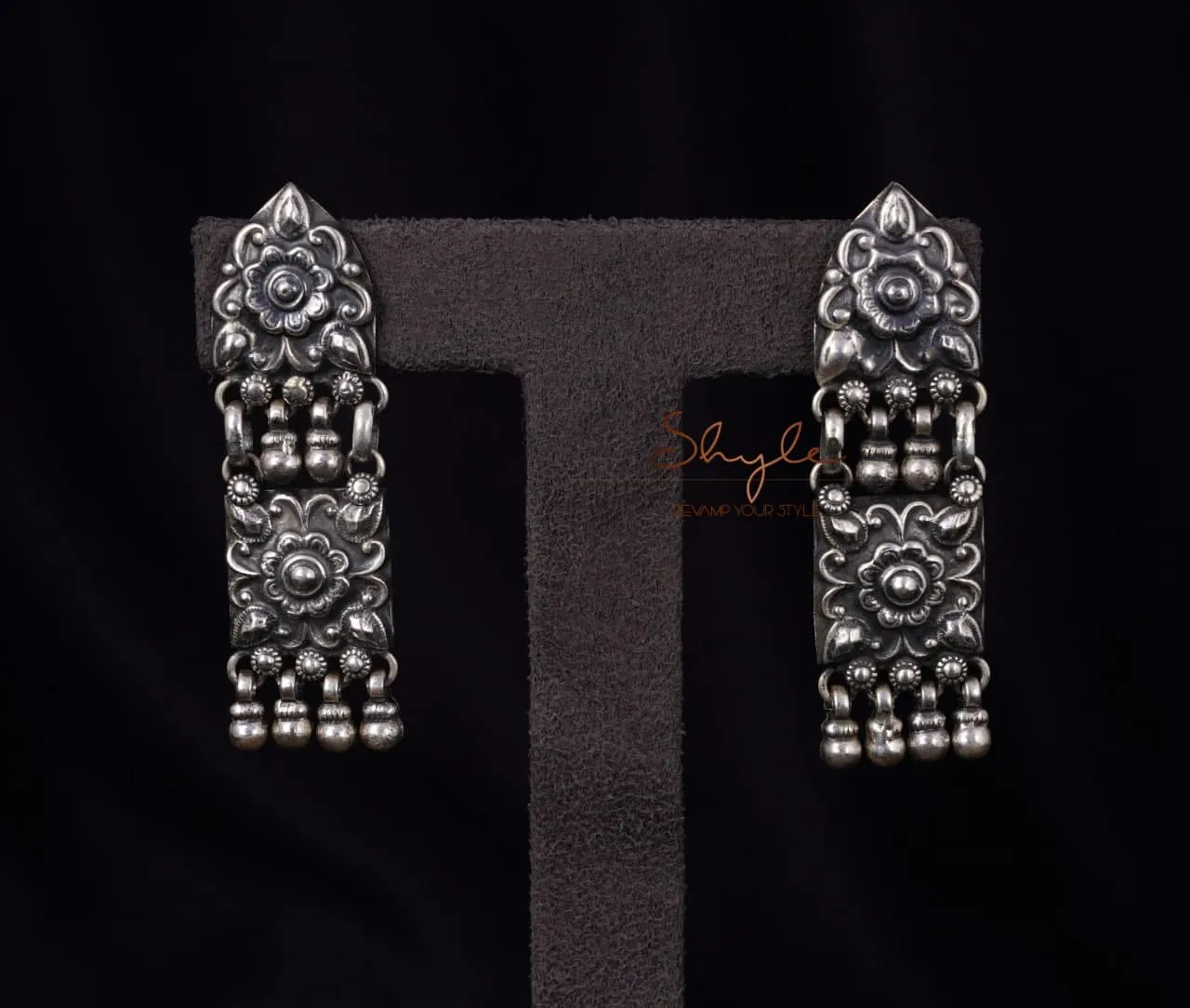 Moh Floral Detailed Layered Earrings