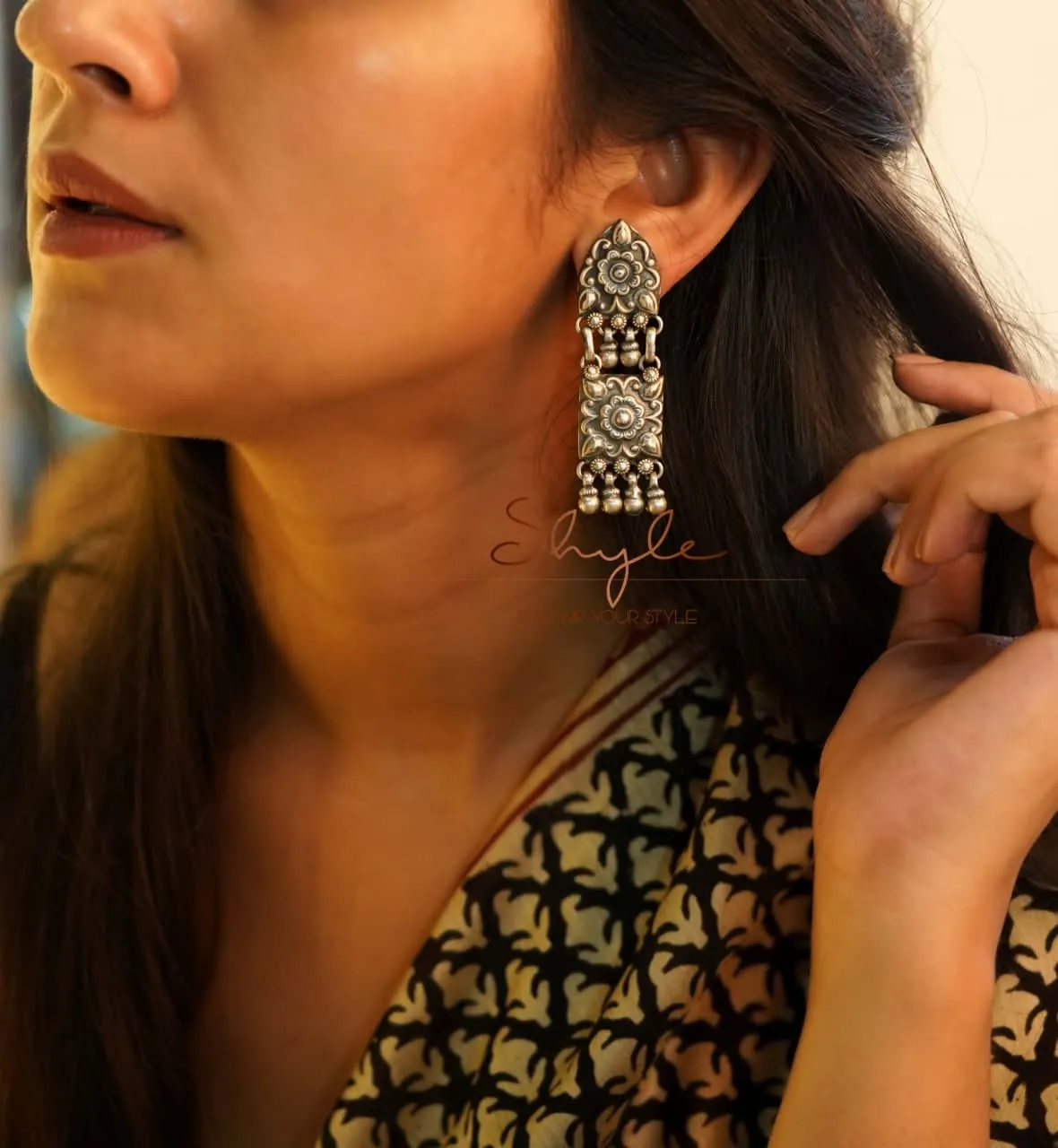 Moh Floral Detailed Layered Earrings