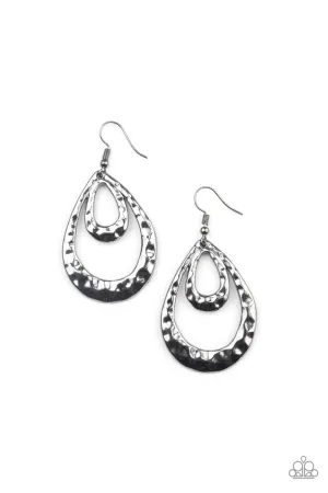 Museum Muse Black Paparazzi Earrings