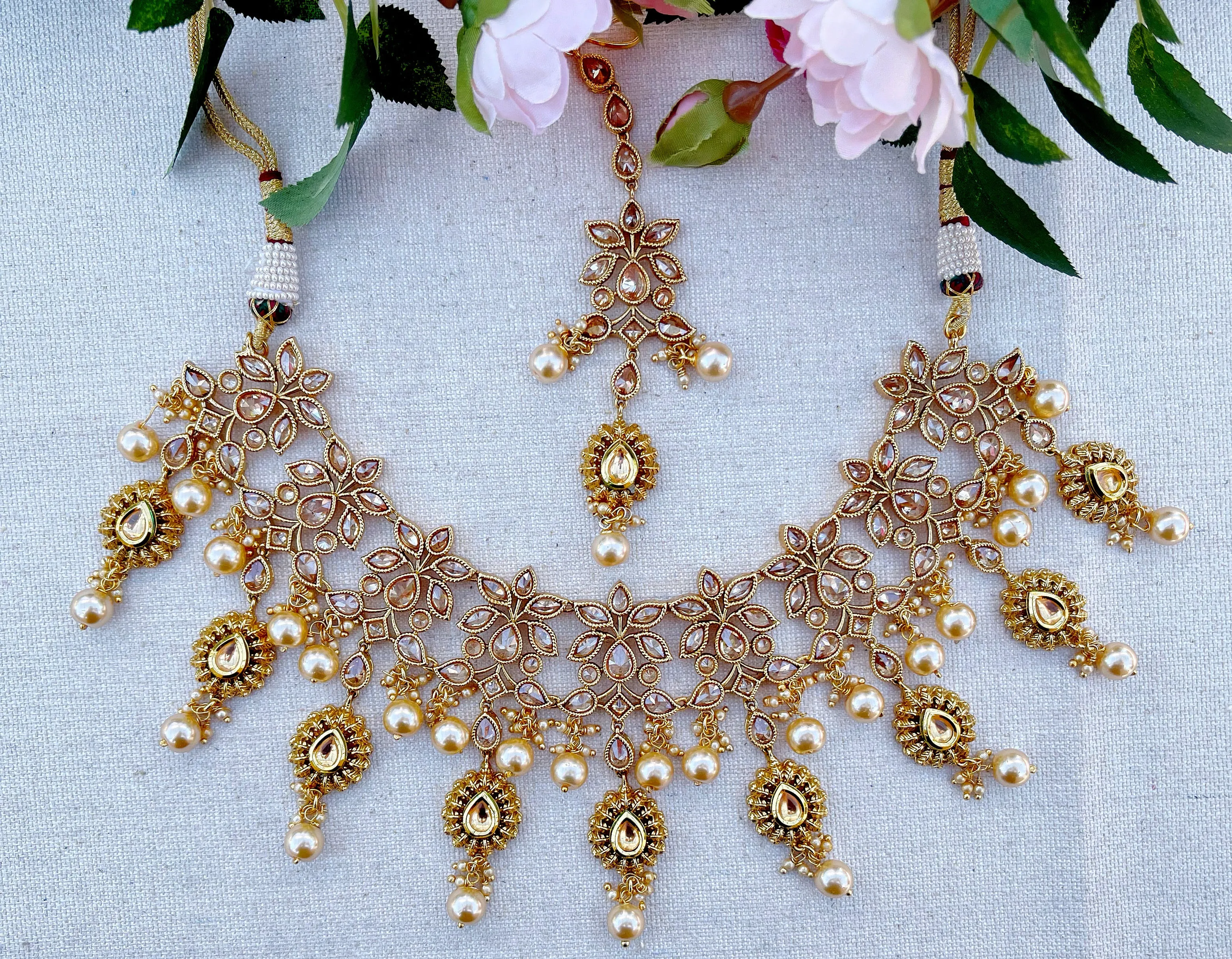 Neela Necklace Set