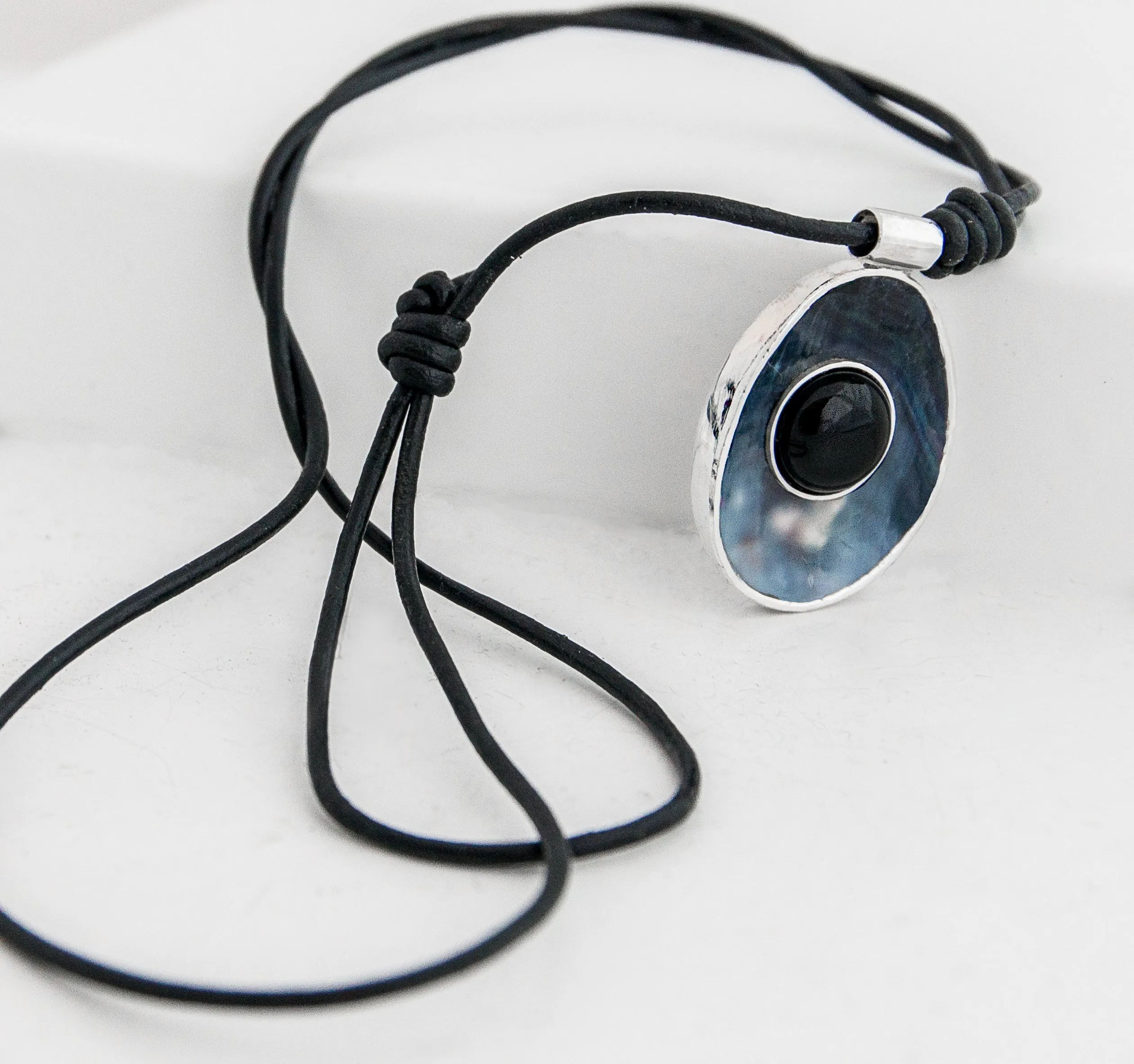 OCEAN'S EYE Necklace