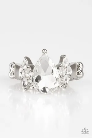 Paparazzi - Yas Queen White Ring