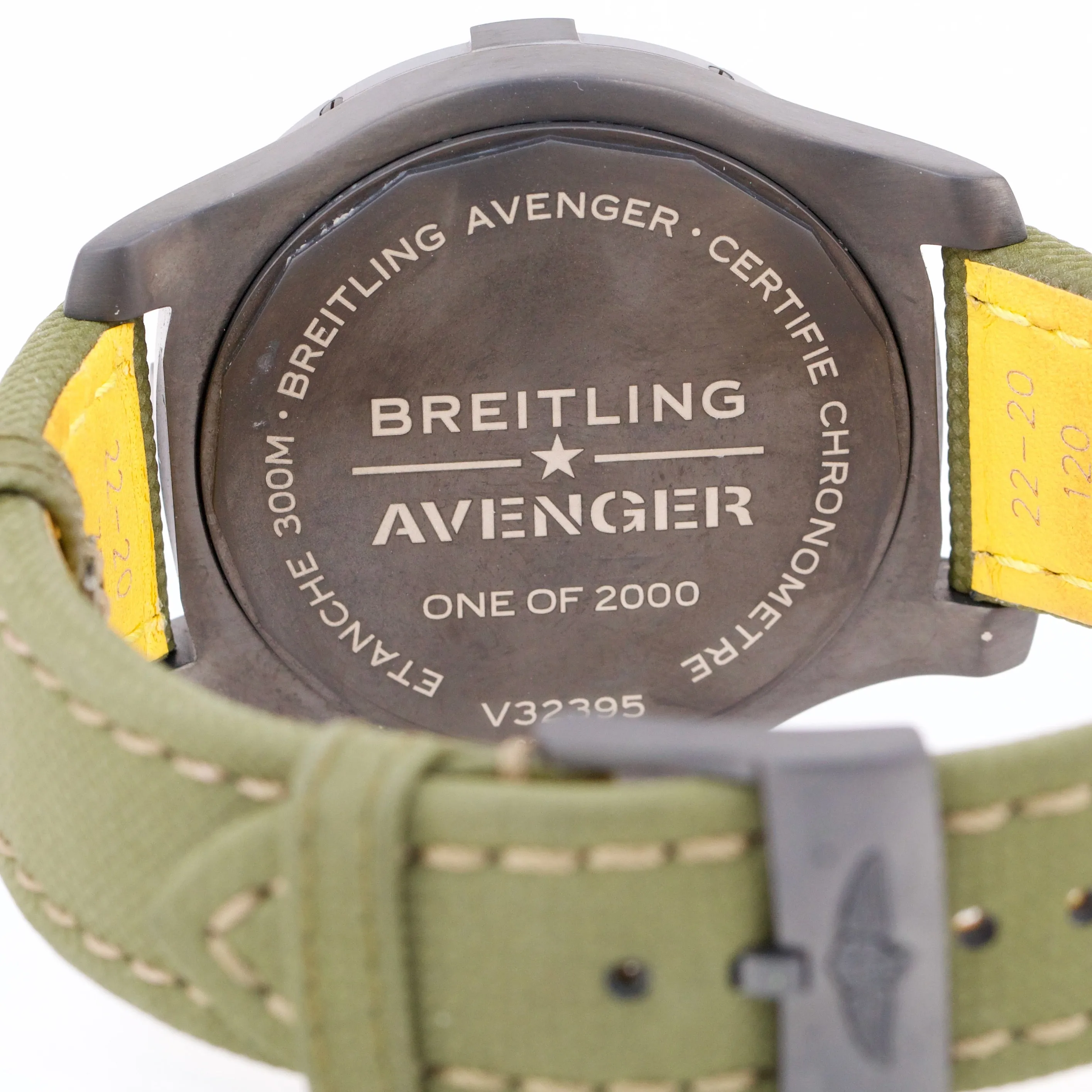 PAPERS Breitling Avenger GMT Night Mission 45 TITANIUM 45mm GREEN V32395 B P