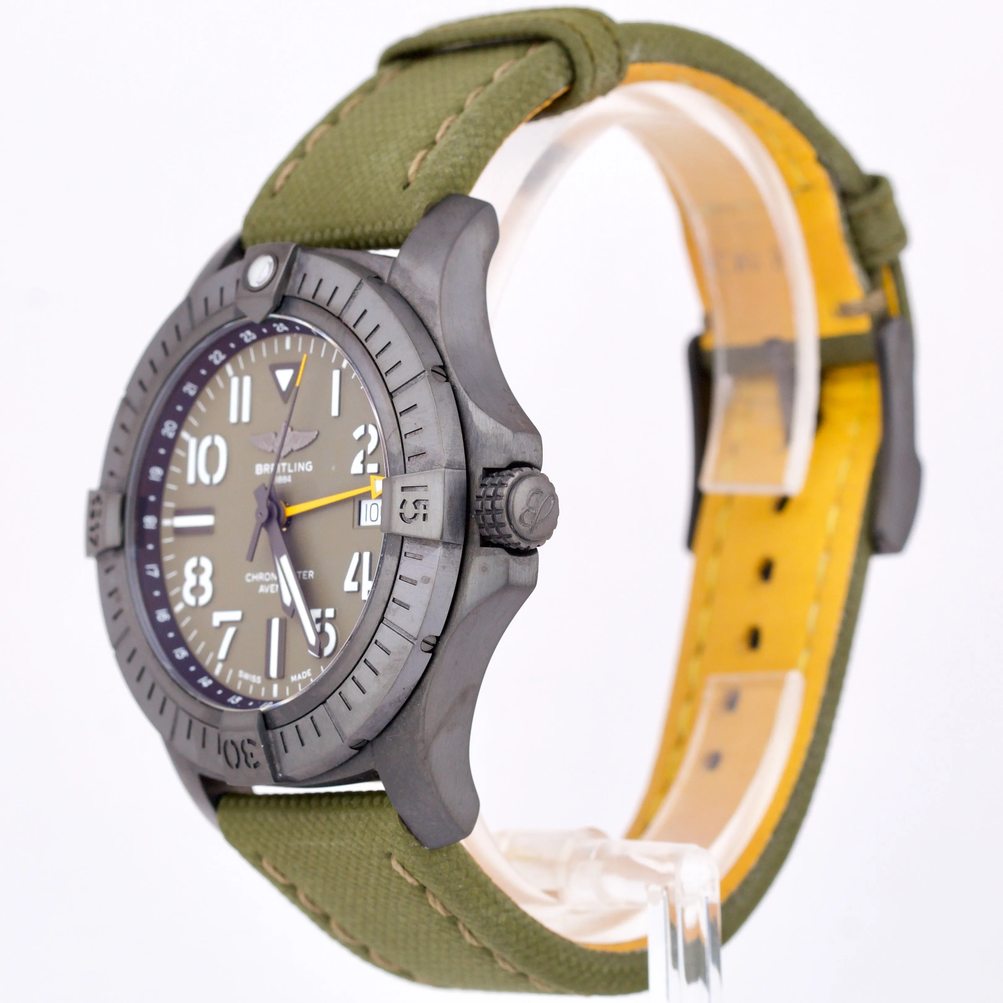 PAPERS Breitling Avenger GMT Night Mission 45 TITANIUM 45mm GREEN V32395 B P