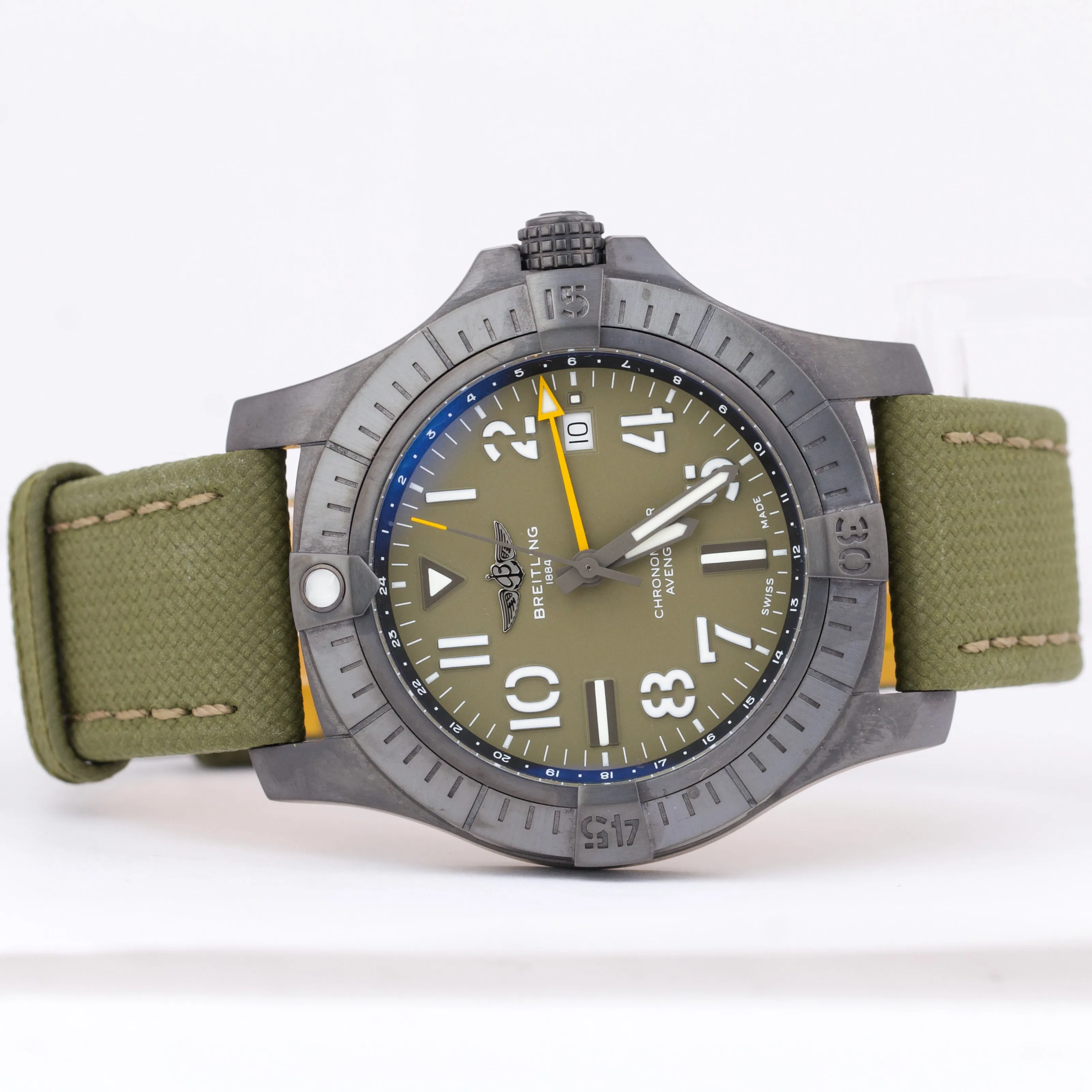PAPERS Breitling Avenger GMT Night Mission 45 TITANIUM 45mm GREEN V32395 B P