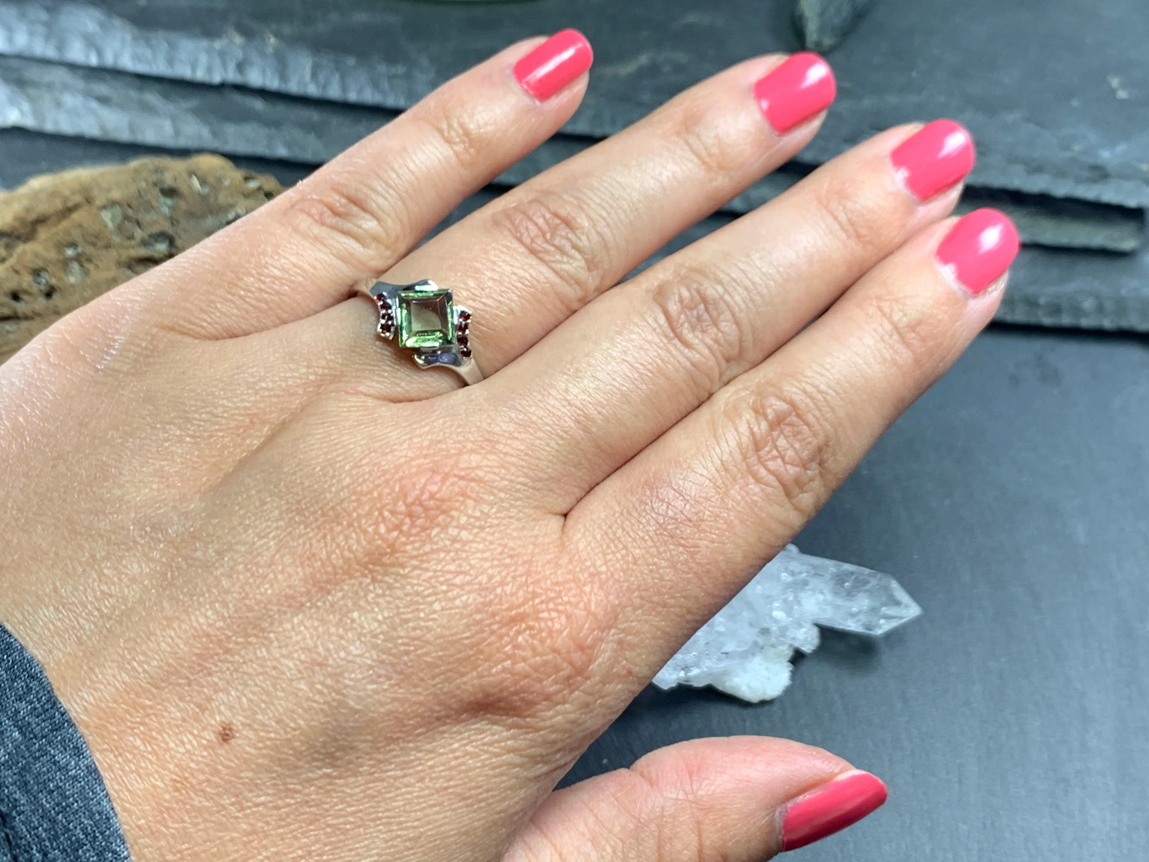 "Pegasus" Moldavite ring with Garnet