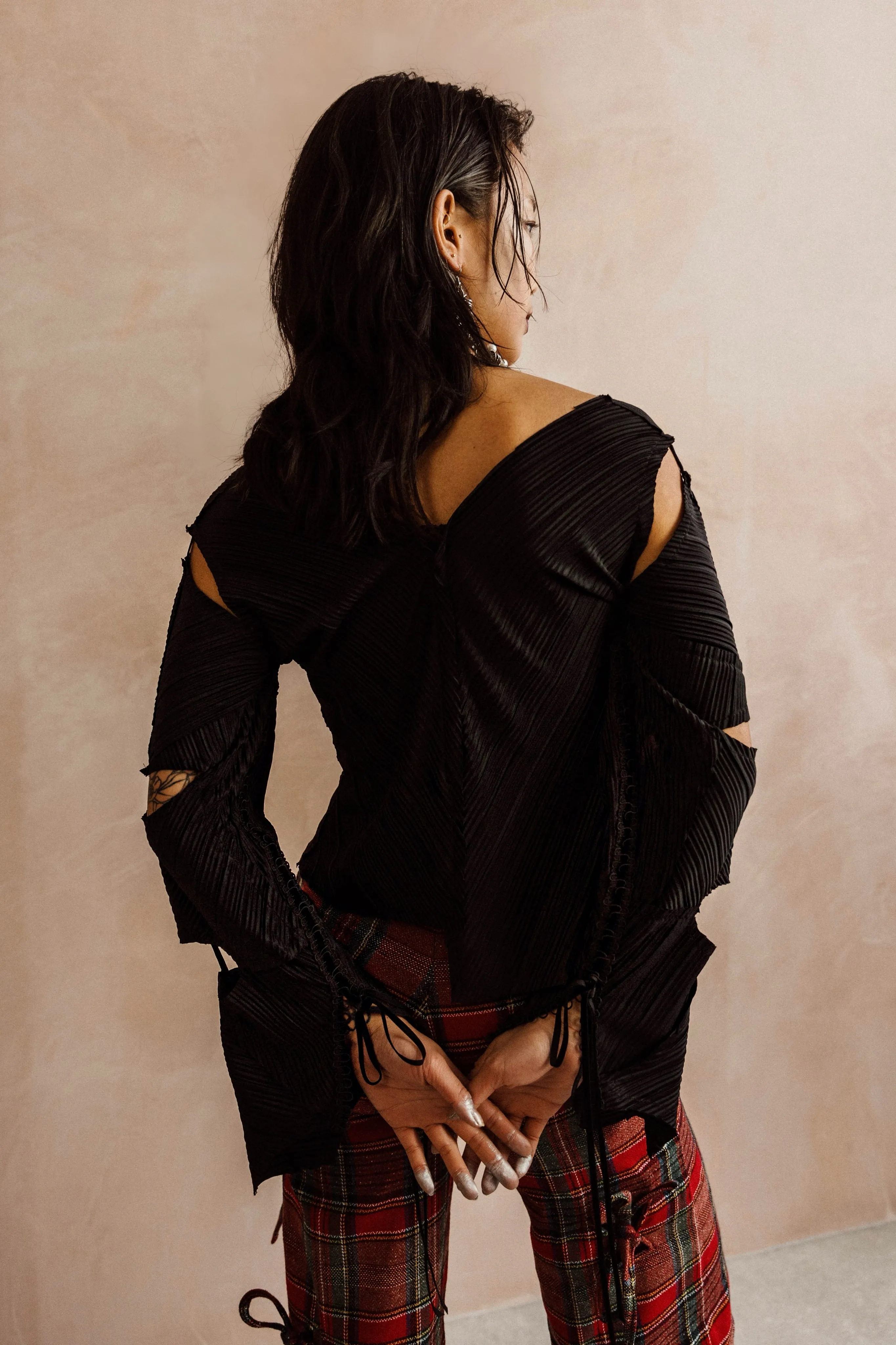 RINGS OF SATURN Pleated Top