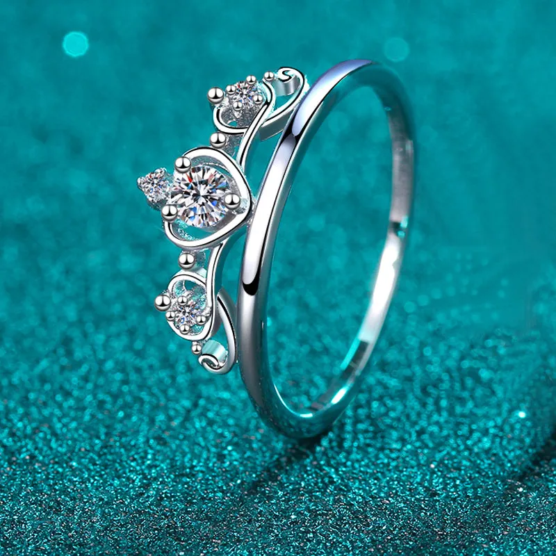 Round Cut Moissanite Diamond Crown Ring