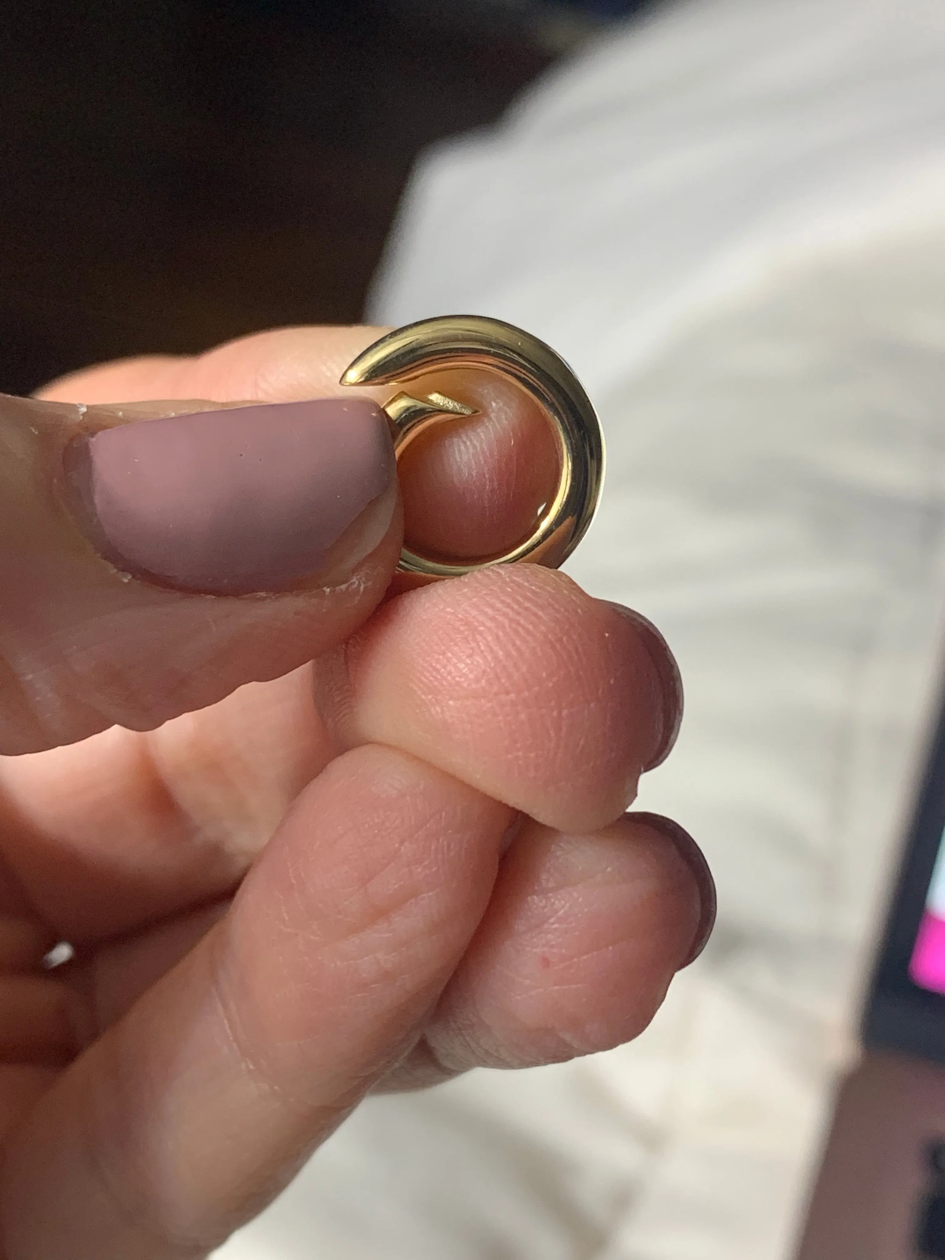 Round Gold Push Lock
