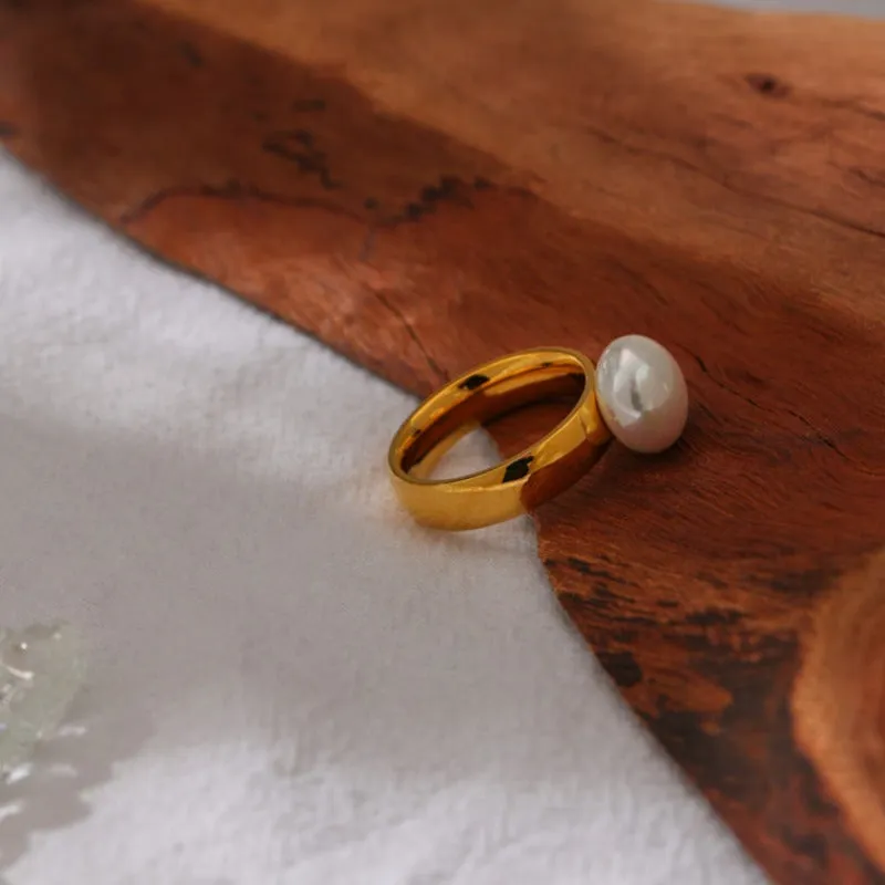 Shell Pearl Engagement Ring 18K Yellow Gold for Women Jewelry