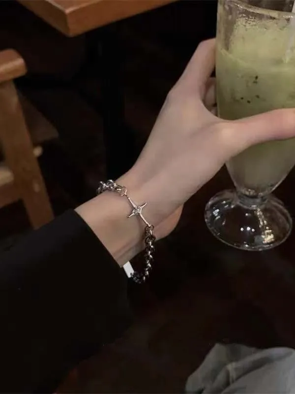 Silver Y2k bracelet with double layered pendant and star charm