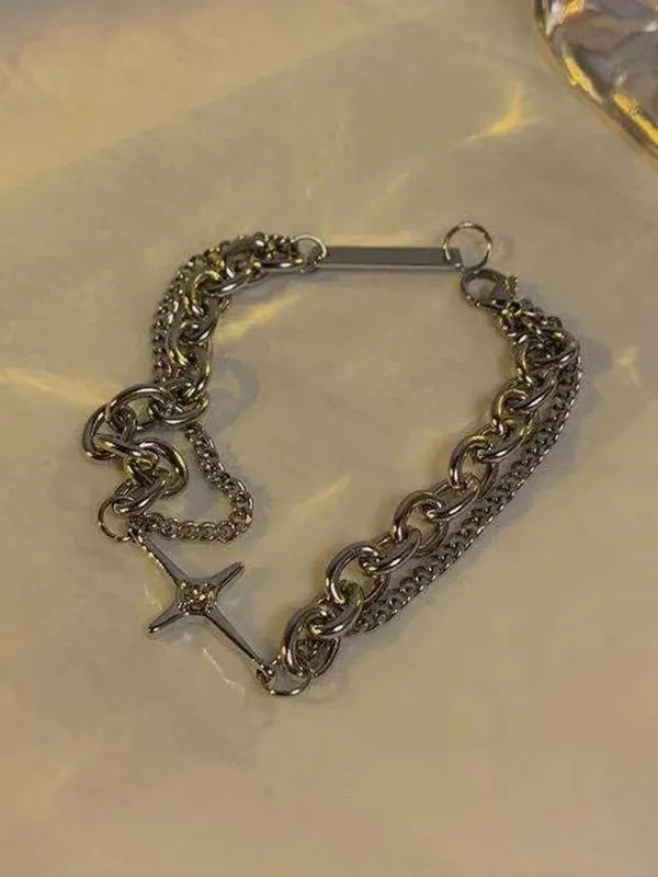 Silver Y2k bracelet with double layered pendant and star charm