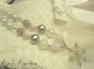 Snowflake Chunky Necklace in White