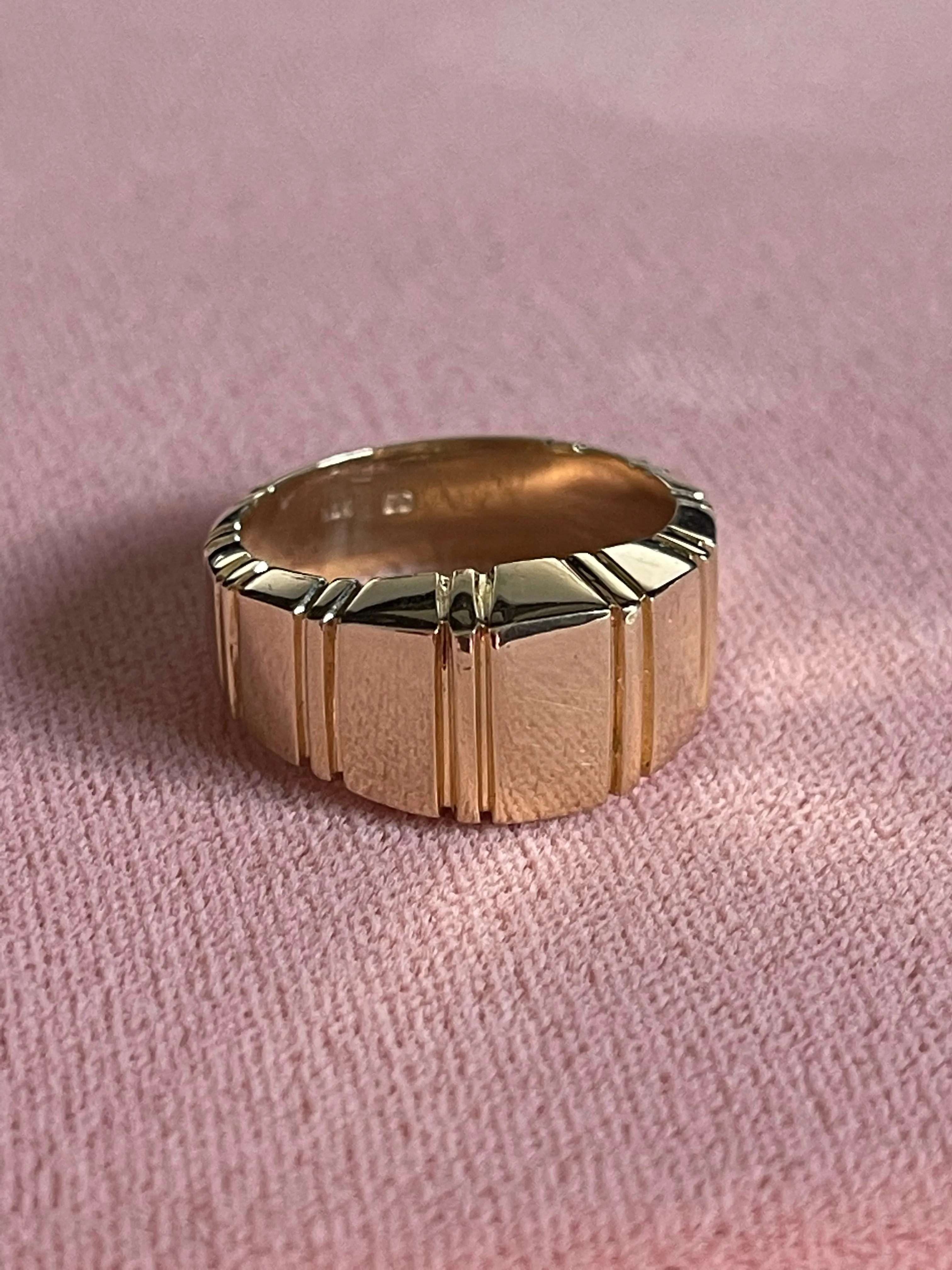 Tapered Geometric Lines Ring
