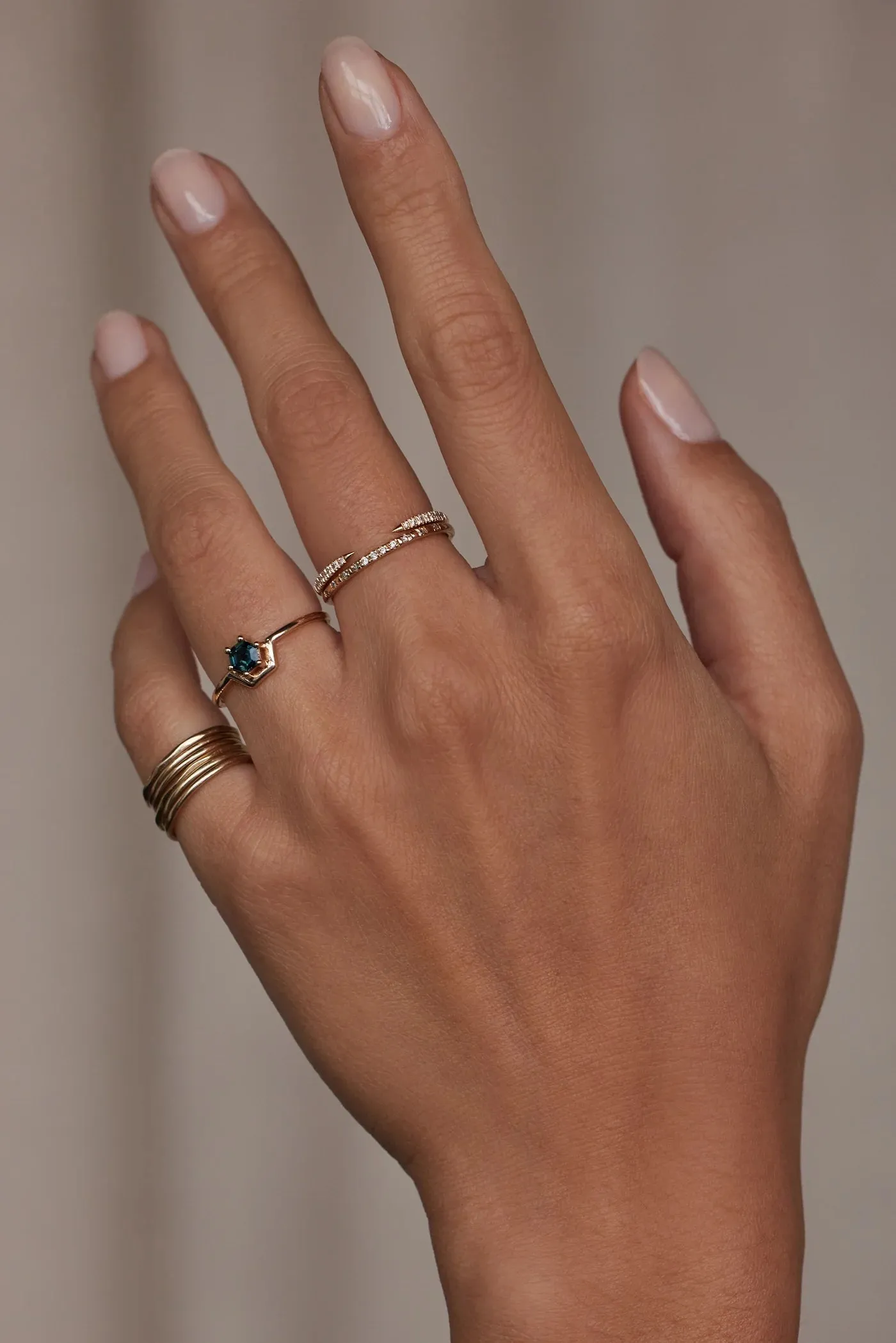 Teal Sapphire Small Hexagon Cut Nested Ring - Size 7